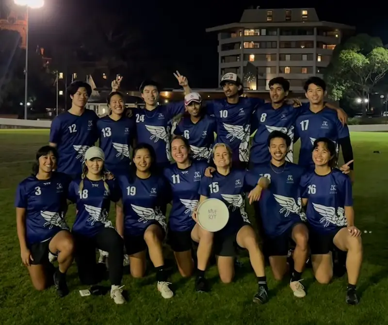 Melbourne Uni team photo after winning Big Blue 2025 under lights